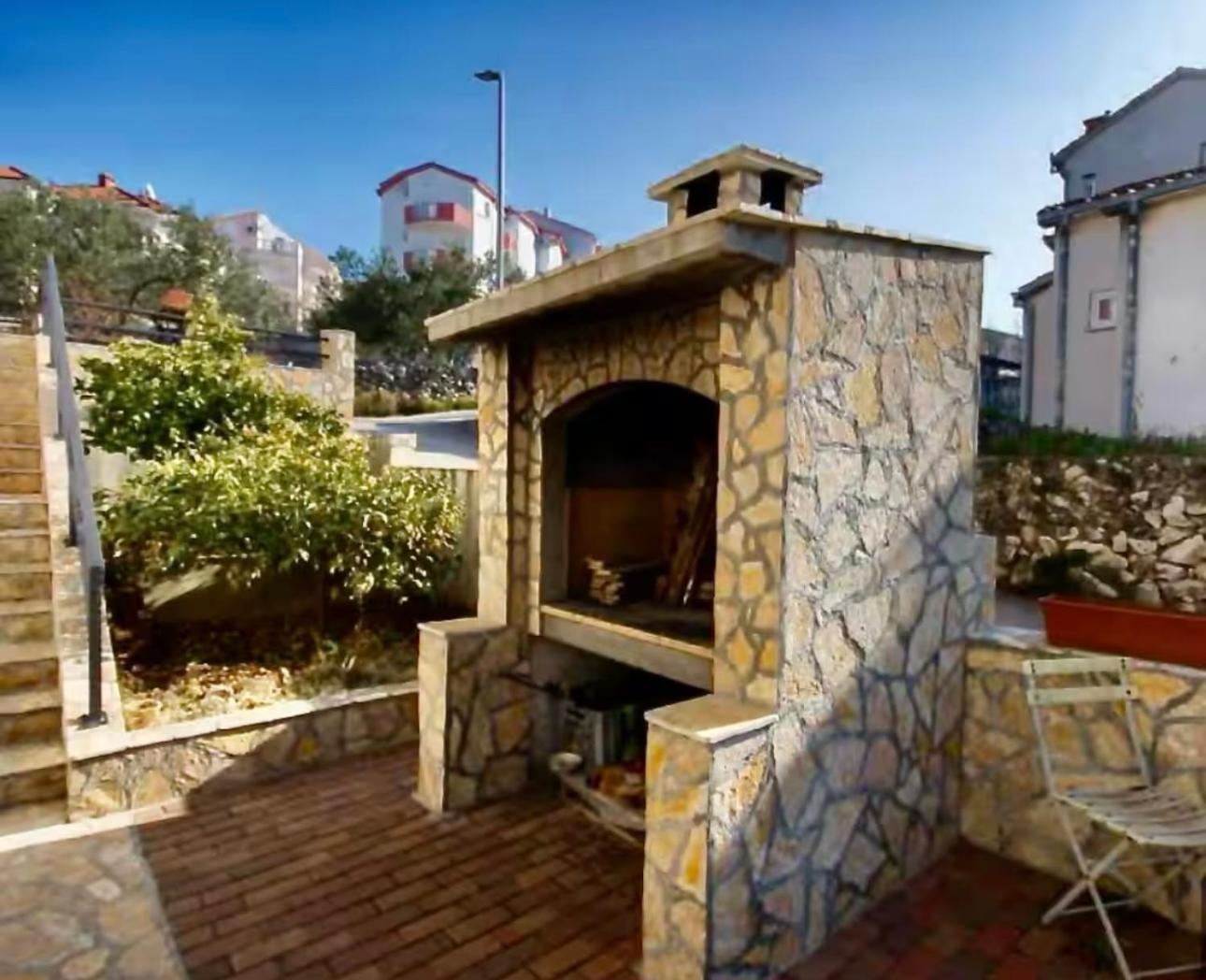 Apartmani Attila Трогир Екстериор снимка