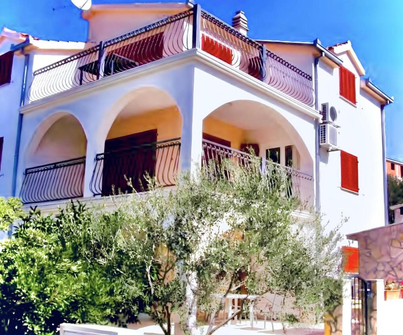 Apartmani Attila Трогир Екстериор снимка